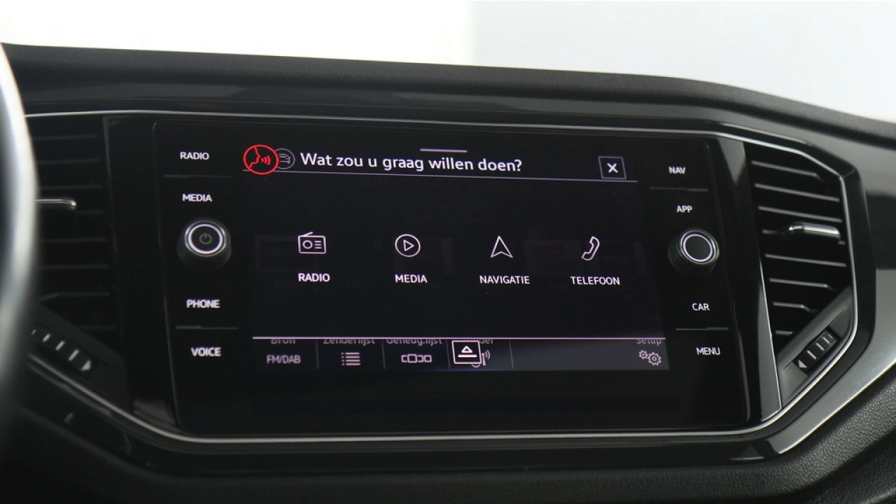 Volkswagen T-Roc 1.5 TSI 150pk Sport Business R