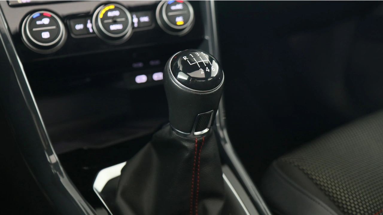 Volkswagen T-Roc 1.5 TSI 150pk Sport Business R