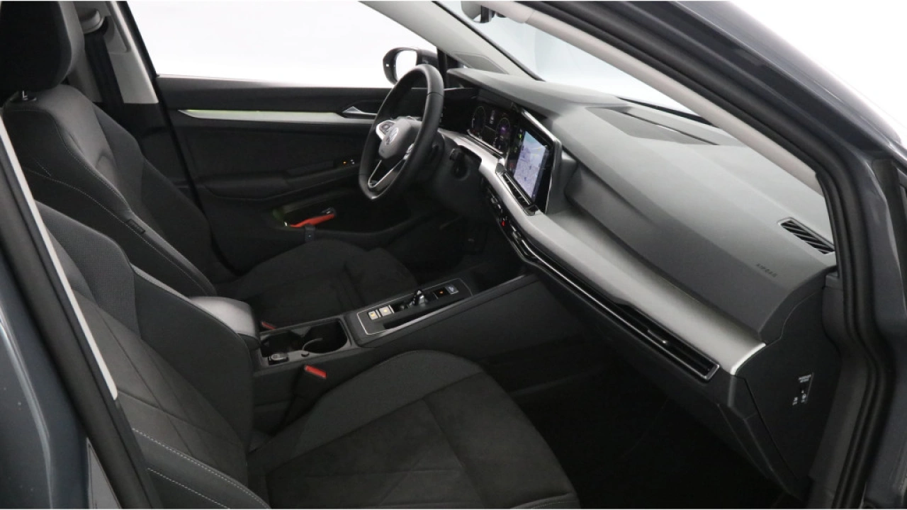 Volkswagen Golf 1.0 eTSI 110pk DSG Life Business