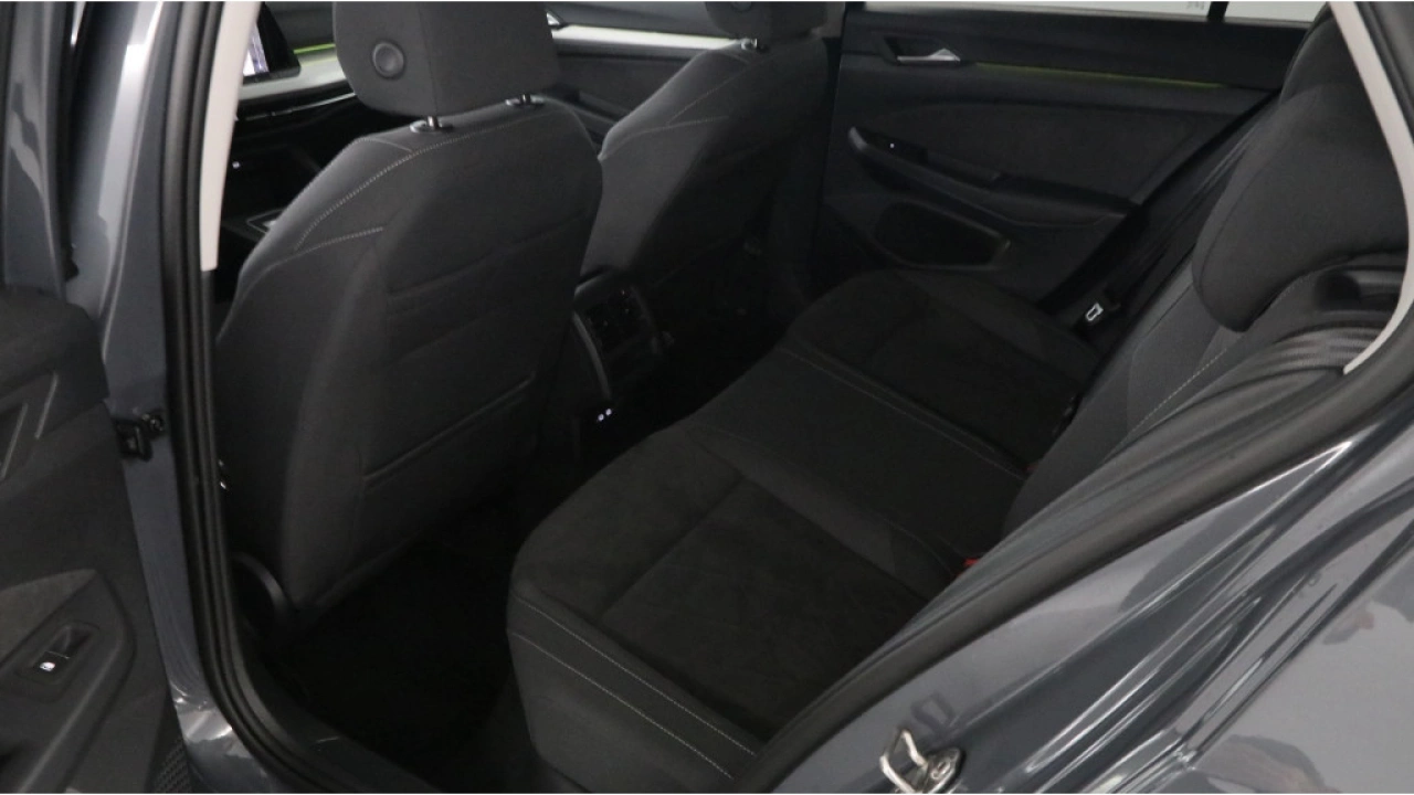 Volkswagen Golf 1.0 eTSI 110pk DSG Life Business