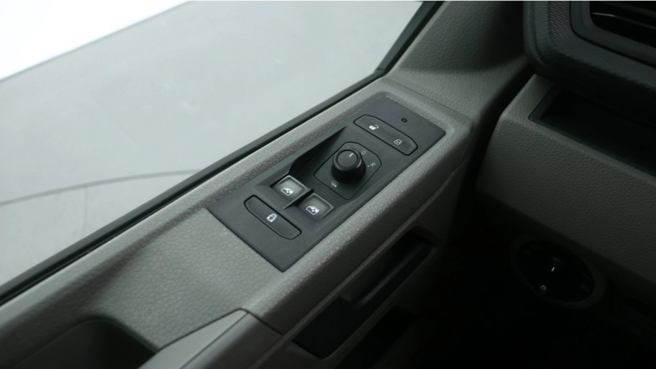 VW Bedrijfswagens Transporter L1H1 2.0 TDI 110pk Comfortline