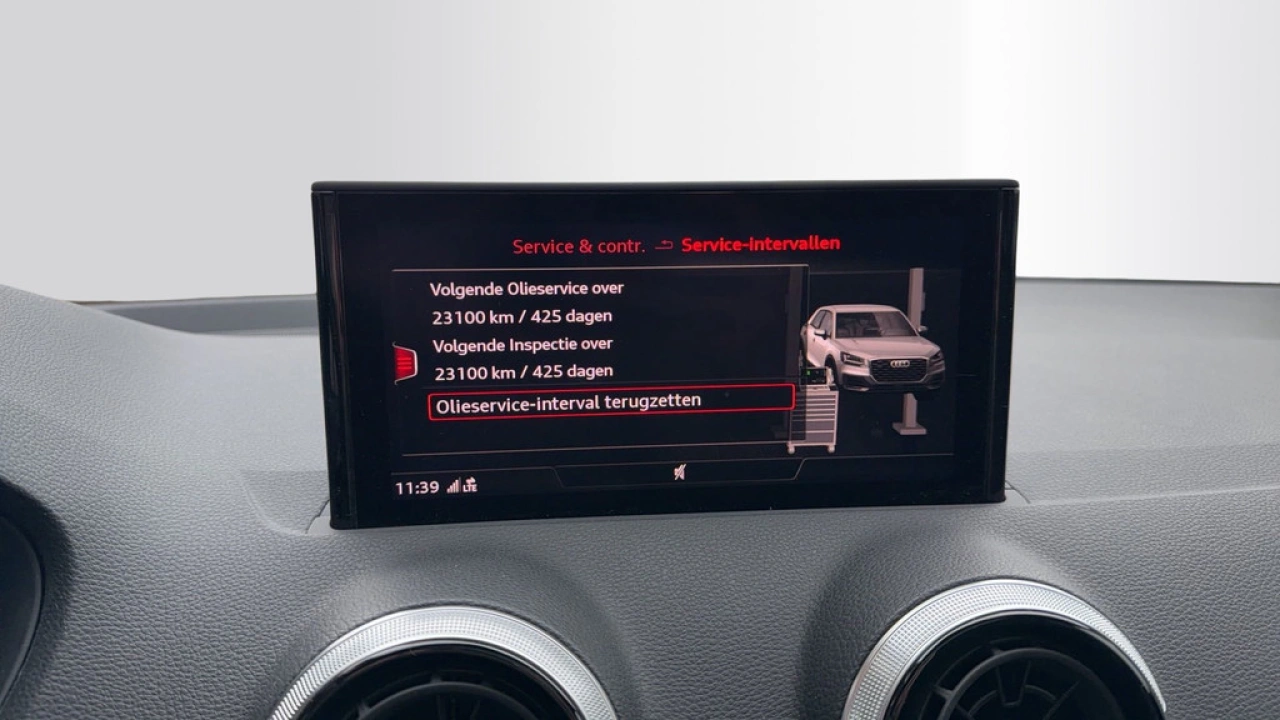 Audi Q2 35 TFSI 150Pk S Edition / WORDT VERWACHT / Panodak / 20''LMV / Camera