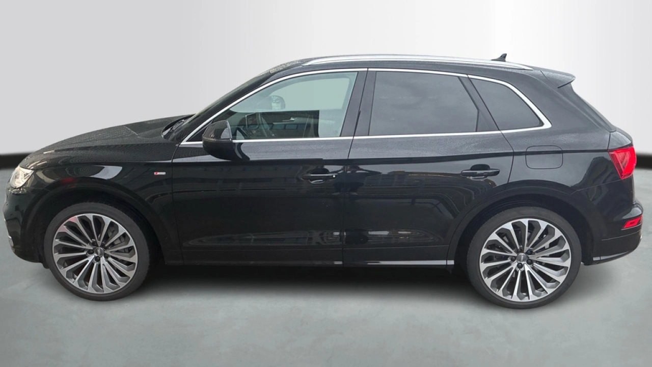 Audi Q5 55 TFSI e Quattro Competition / 05-2026 VERWACHT / B&O / Head-Up Display / Pano