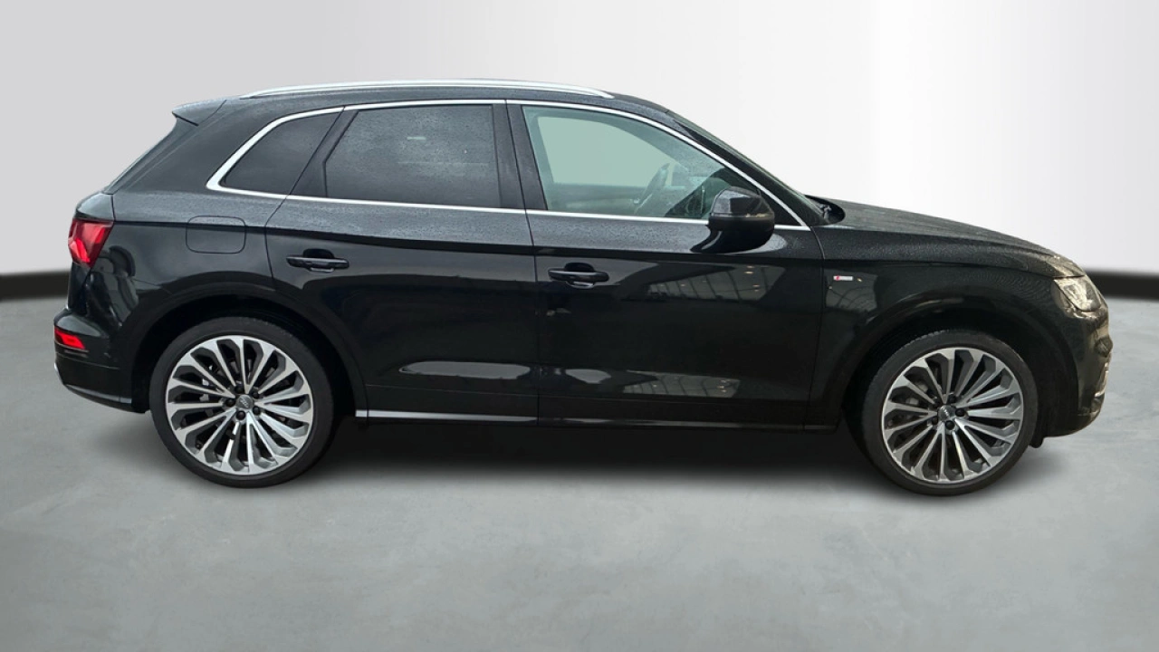 Audi Q5 55 TFSI e Quattro Competition / 05-2026 VERWACHT / B&O / Head-Up Display / Pano