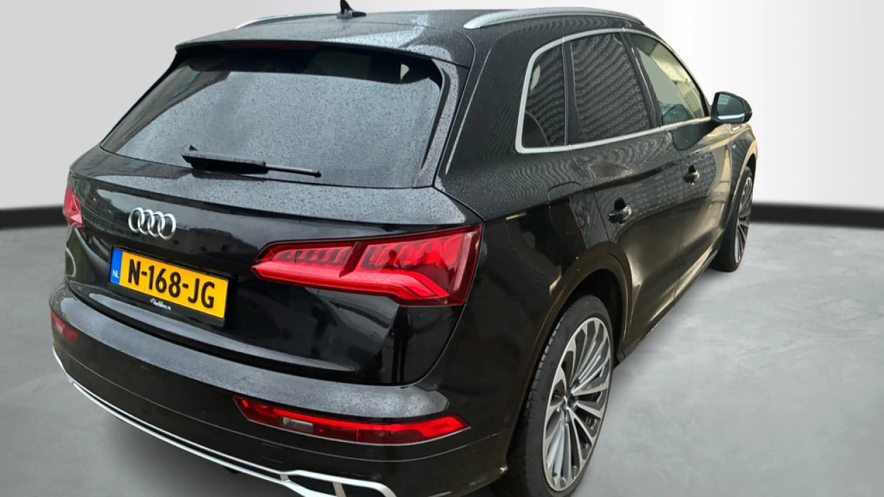 Audi Q5 55 TFSI e Quattro Competition / 05-2026 VERWACHT / B&O / Head-Up Display / Pano