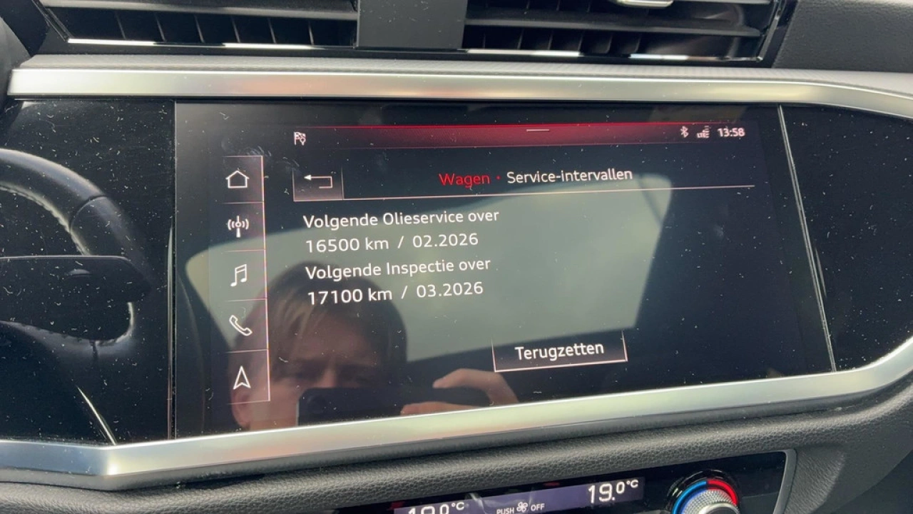 Audi Q3 Sportback 35 TFSI Pro Line business / 02-2026 VERWACHT / Trekhaak / Panodak