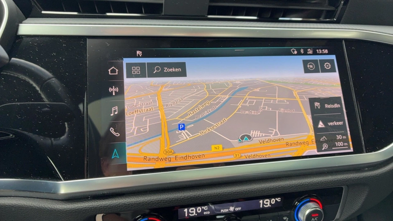 Audi Q3 Sportback 35 TFSI Pro Line business / 02-2026 VERWACHT / Trekhaak / Panodak