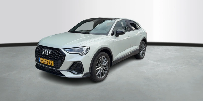 Audi Q3 Sportback 35 TFSI Pro Line business / 02-2026 VERWACHT / Trekhaak / Panodak