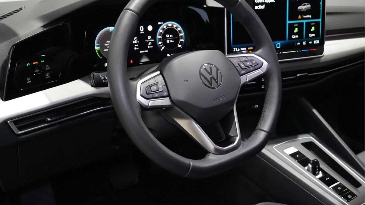 Volkswagen Golf 1.5 eHybrid 204pk Life Edition