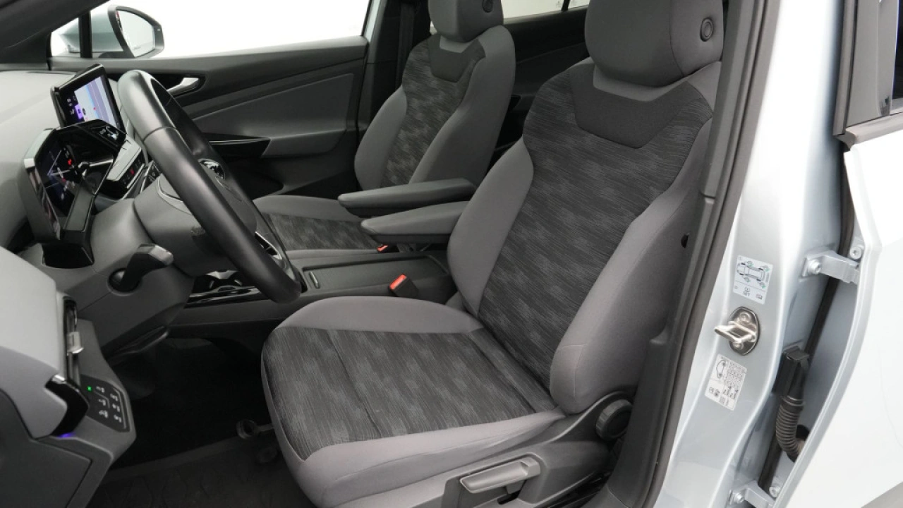 Volkswagen ID.4 Pure 52 kWh 170pk SOH 90% Panoramadak Warmtepomp Matrix