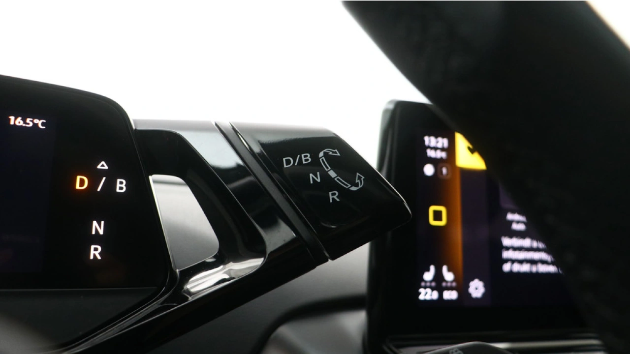 Volkswagen ID.4 Pure 52 kWh 170pk SOH 90% Panoramadak Warmtepomp Matrix