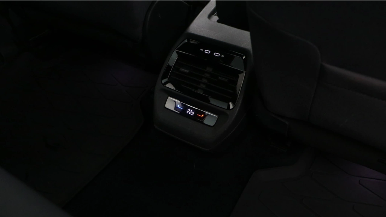 Volkswagen ID.4 Pure 52 kWh 170pk SOH 90% Panoramadak Warmtepomp Matrix