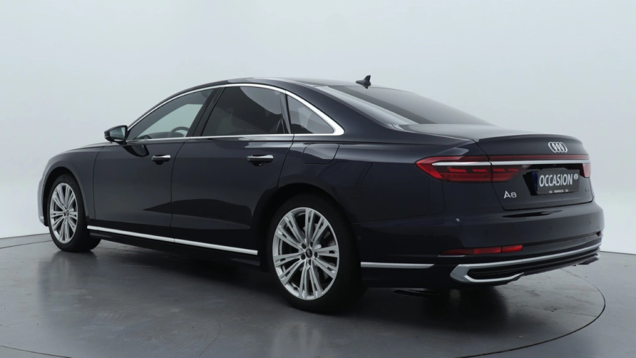 Audi A8 60 TFSI e Quattro 462pk / Achteras besturing / Massagestoelen