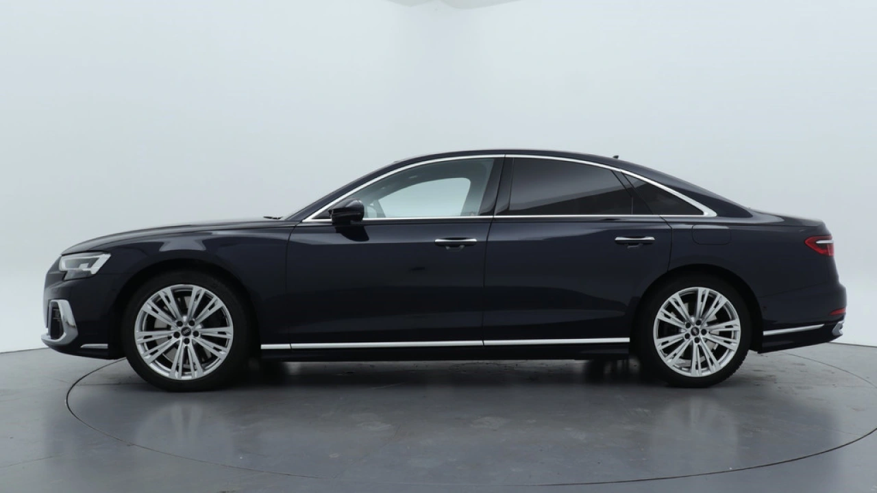 Audi A8 60 TFSI e Quattro 462pk / Achteras besturing / Massagestoelen