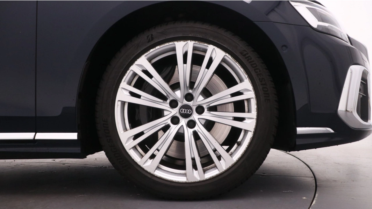 Audi A8 60 TFSI e Quattro 462pk / Achteras besturing / Massagestoelen