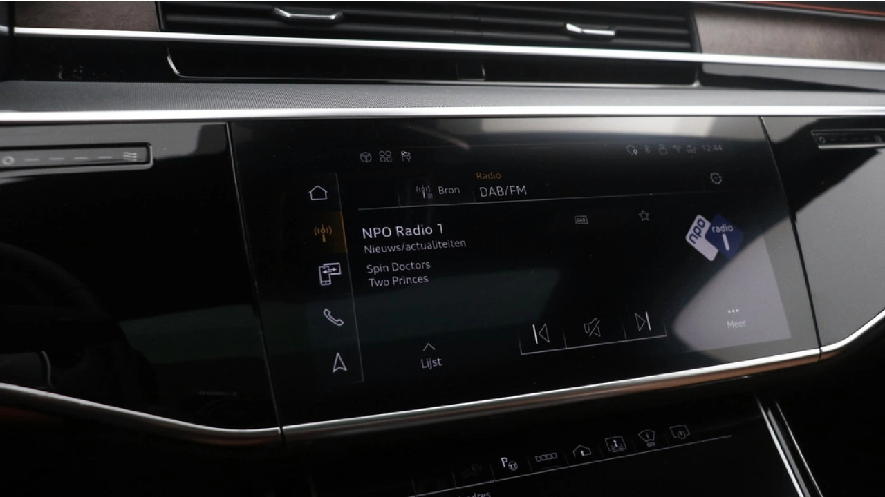 Audi A8 60 TFSI e Quattro 462pk / Achteras besturing / Massagestoelen