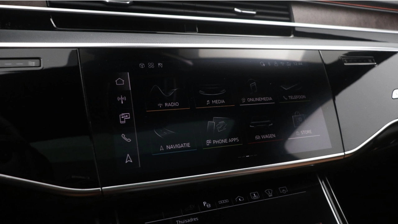 Audi A8 60 TFSI e Quattro 462pk / Achteras besturing / Massagestoelen