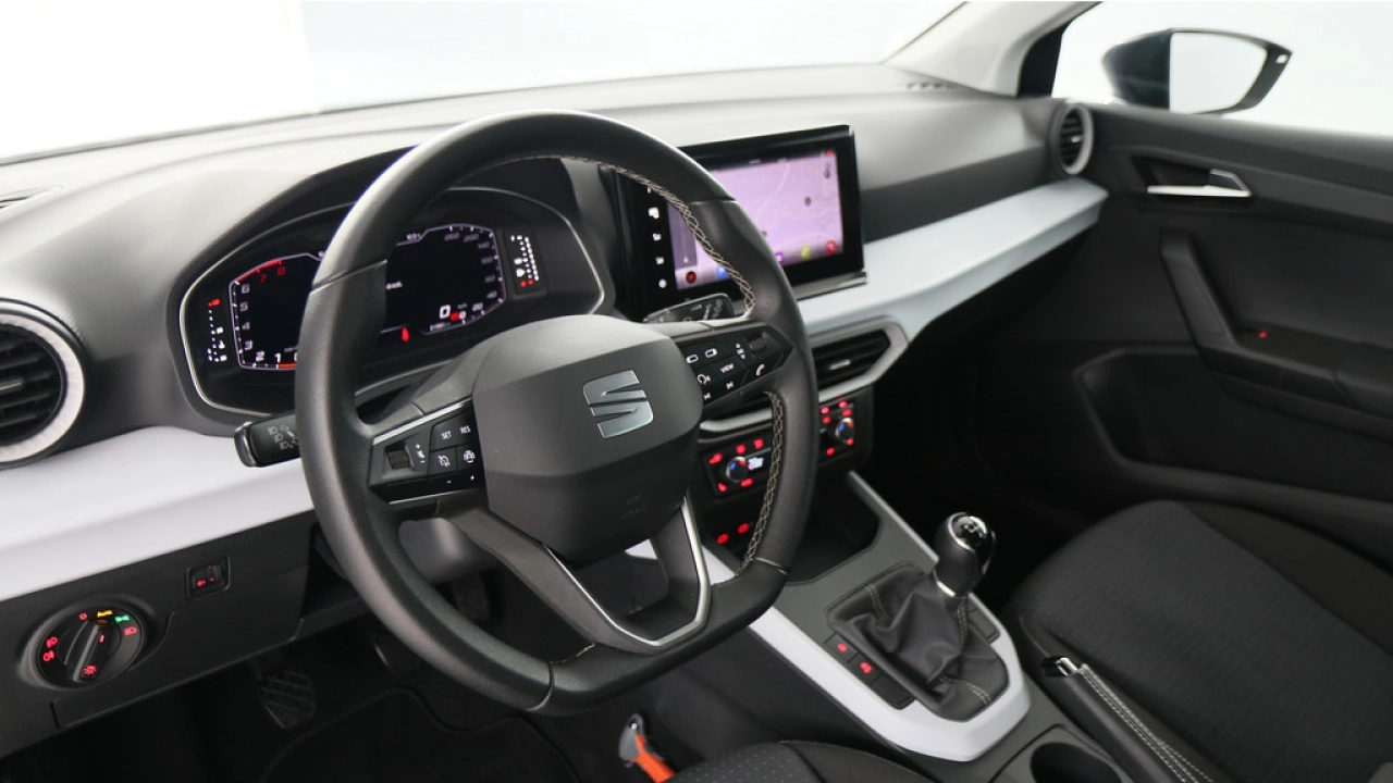 SEAT Arona 1.0 TSI 95pk Style Business Intense