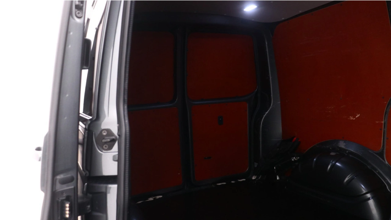 VW Bedrijfswagens Transporter L1H1 2.0 TDI 150pk DSG Bulli