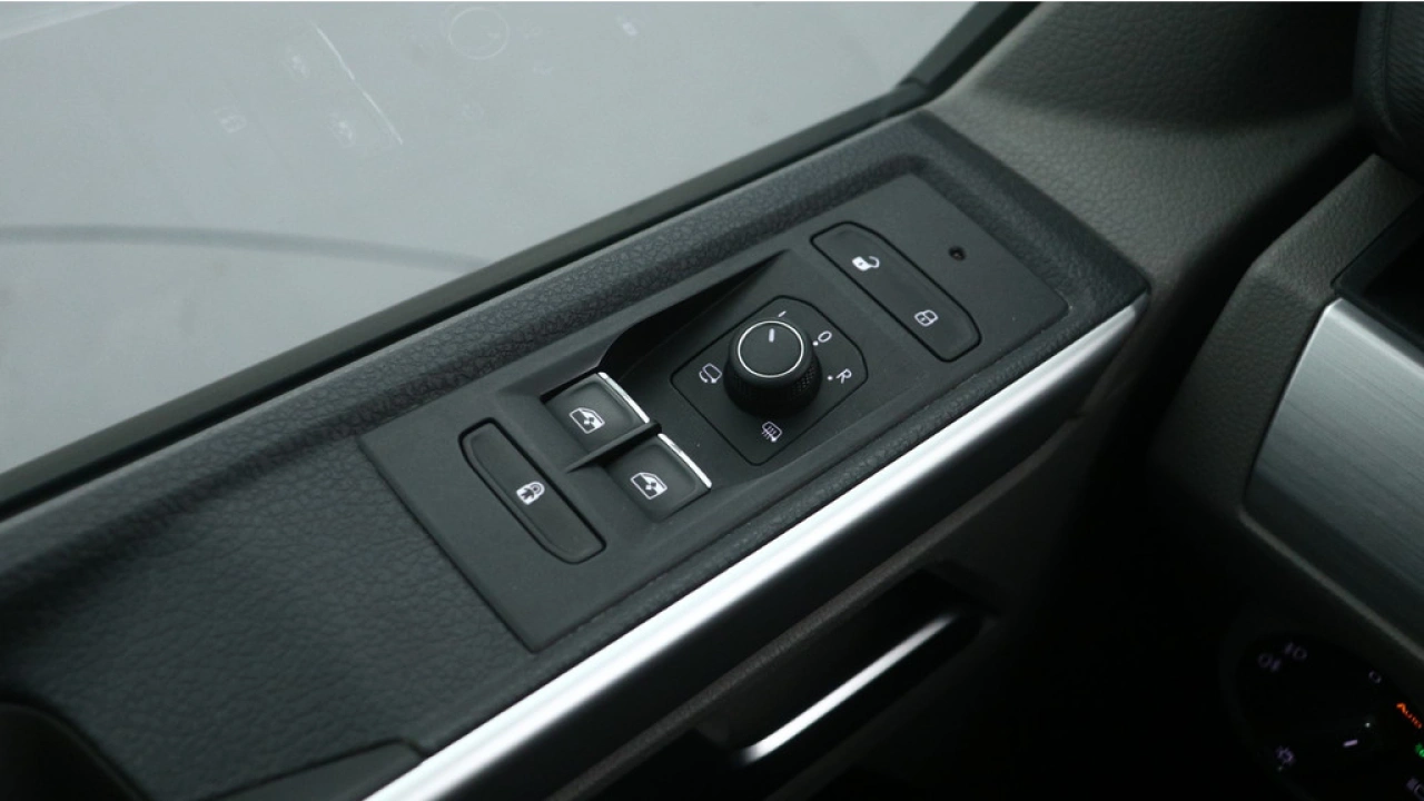 VW Bedrijfswagens Transporter L1H1 2.0 TDI 150pk DSG Bulli