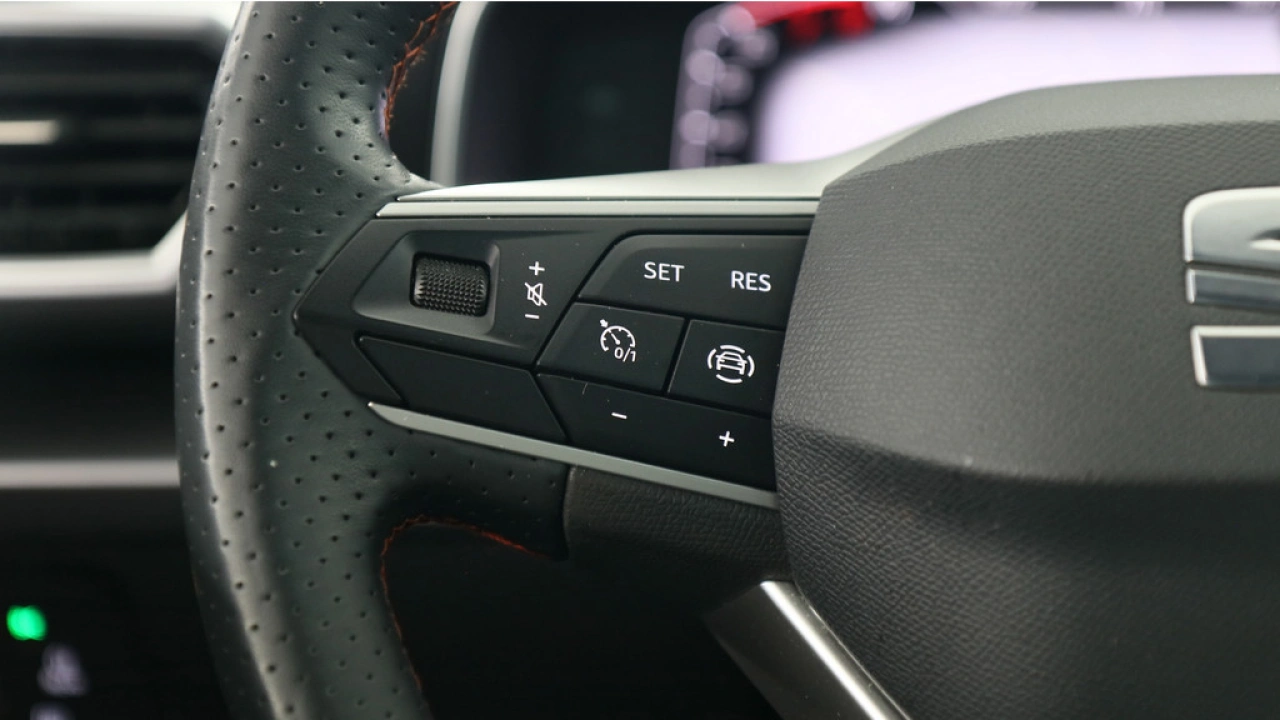 SEAT Leon Sportstourer 1.0 eTSI 110pk FR Business DSG