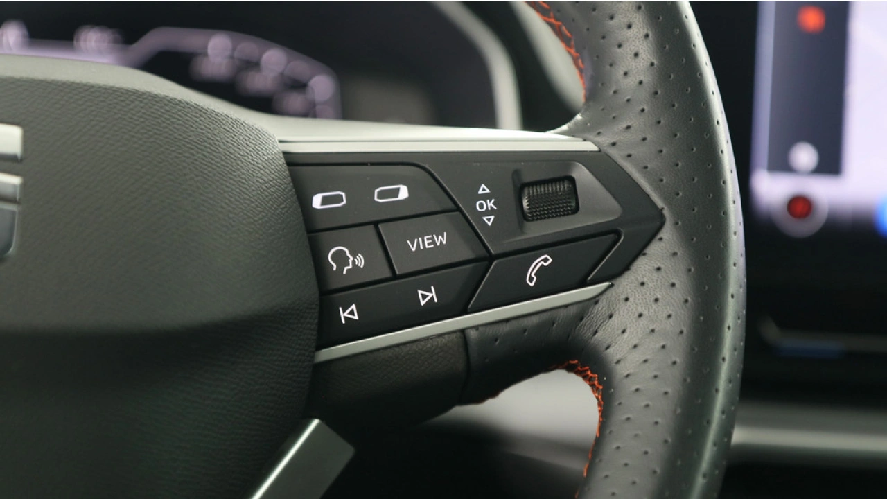 SEAT Leon Sportstourer 1.0 eTSI 110pk FR Business DSG