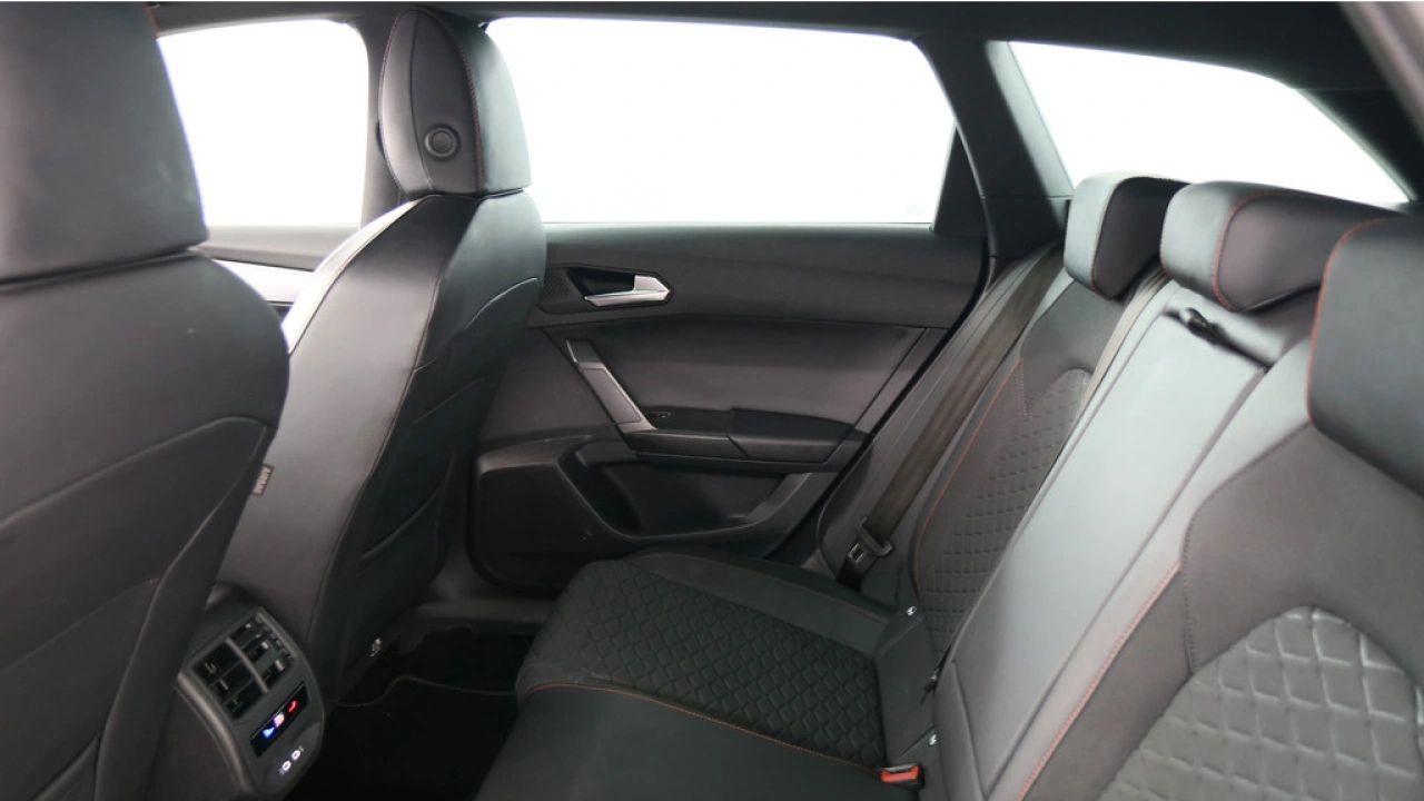 SEAT Leon Sportstourer 1.0 eTSI 110pk FR Business DSG