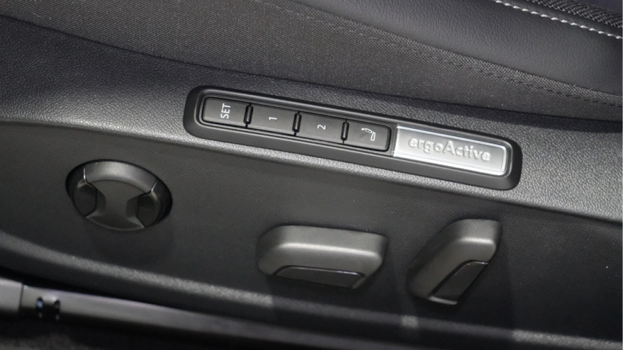 Volkswagen Golf 1.5 eHybrid 2045pk Life Edition