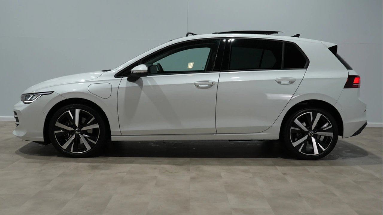 Volkswagen Golf 1.5 eHybrid 2045pk Life Edition