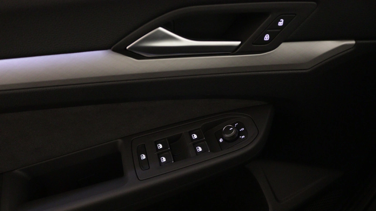 Volkswagen Golf 1.0 eTSI 110pk DSG Life Business