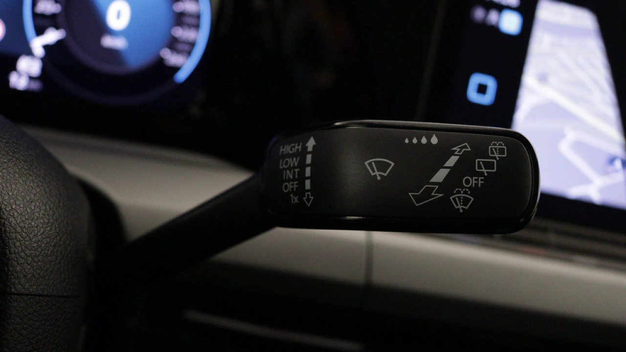 Volkswagen Golf 1.0 eTSI 110pk DSG Life Business