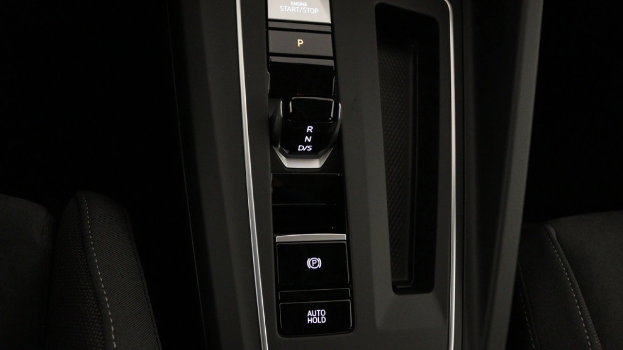 Volkswagen Golf 1.0 eTSI 110pk DSG Life Business