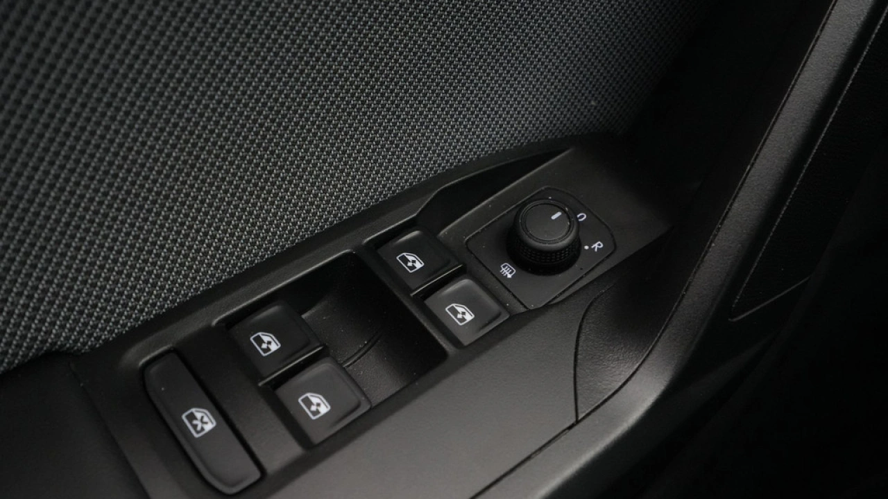 SEAT Leon Sportstourer 1.5 eTSI 150pk DSG Style Business Intense