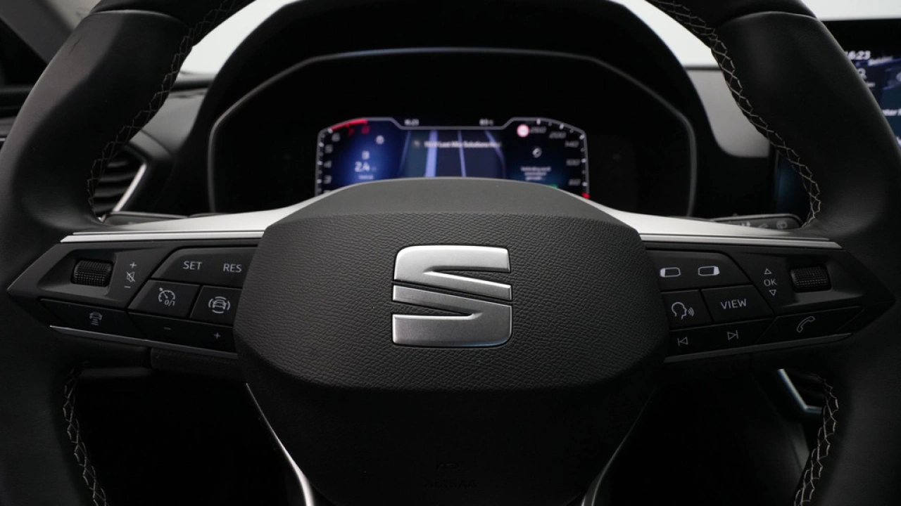 SEAT Leon Sportstourer 1.5 eTSI 150pk DSG Style Business Intense