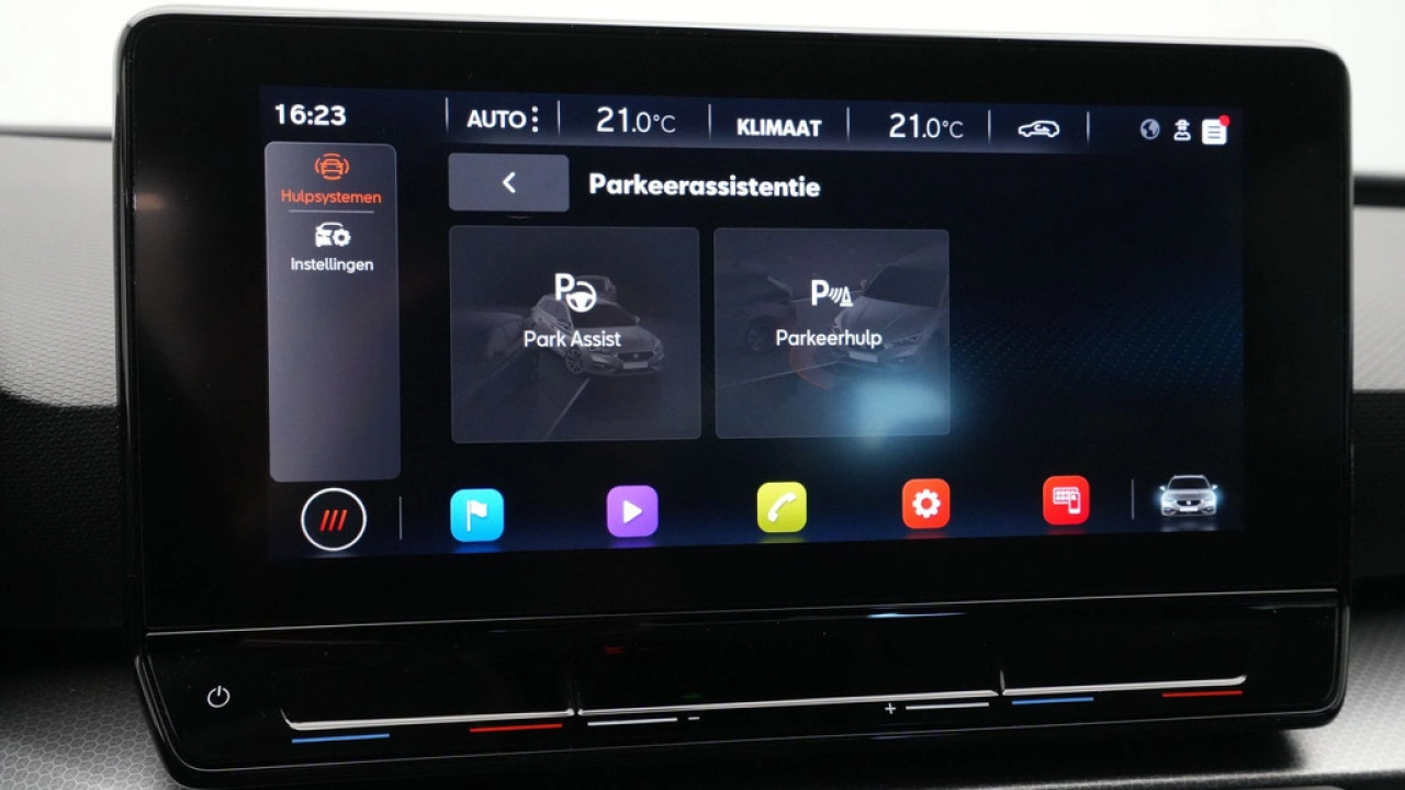 SEAT Leon Sportstourer 1.5 eTSI 150pk DSG Style Business Intense