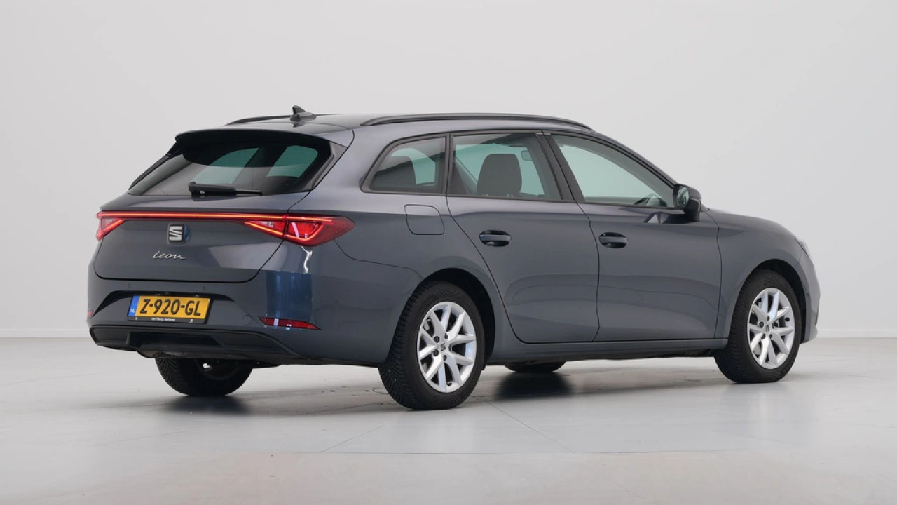 SEAT Leon Sportstourer 1.5 eTSI 150pk DSG Style Business Intense