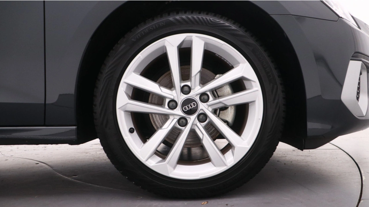 Audi A3 Sportback 30 TFSI Advanced edition | Climate control | Camera | Carplay |