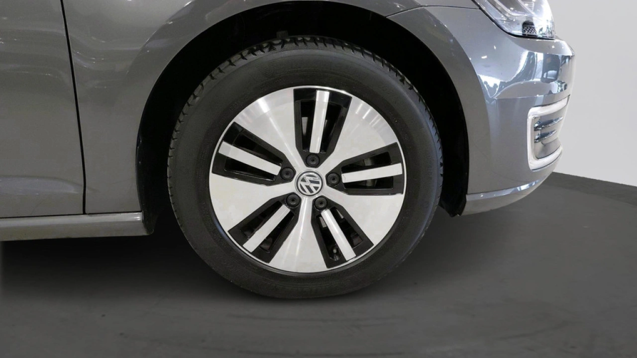 Volkswagen e-Golf E-DITION | Camera | Navigatie | Adapt Cruise control |