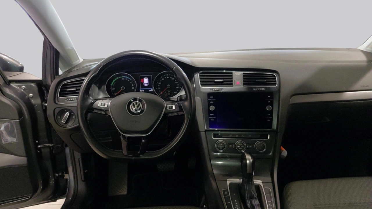 Volkswagen e-Golf E-DITION | Camera | Navigatie | Adapt Cruise control |