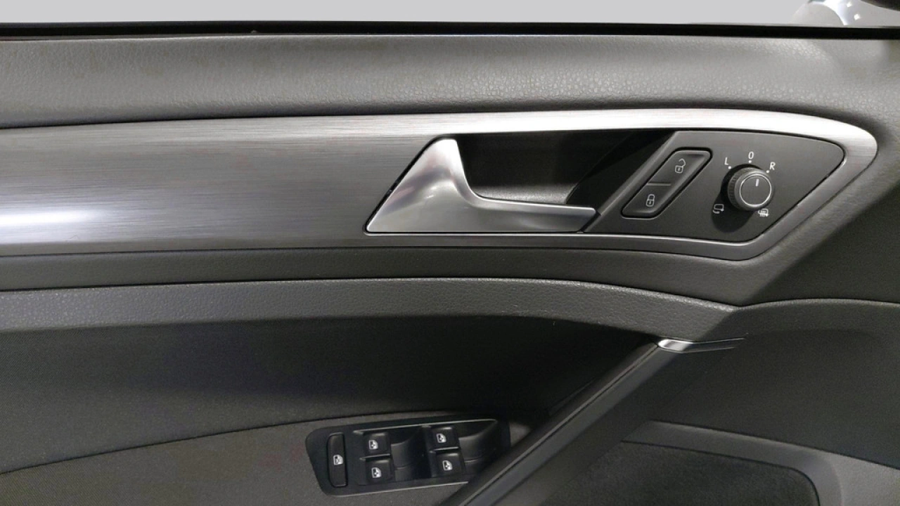 Volkswagen e-Golf E-DITION | Camera | Navigatie | Adapt Cruise control |