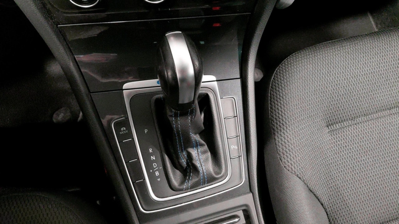 Volkswagen e-Golf E-DITION | Camera | Navigatie | Adapt Cruise control |