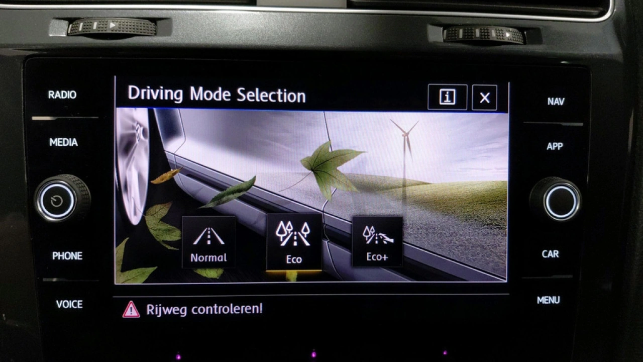 Volkswagen e-Golf E-DITION | Camera | Navigatie | Adapt Cruise control |