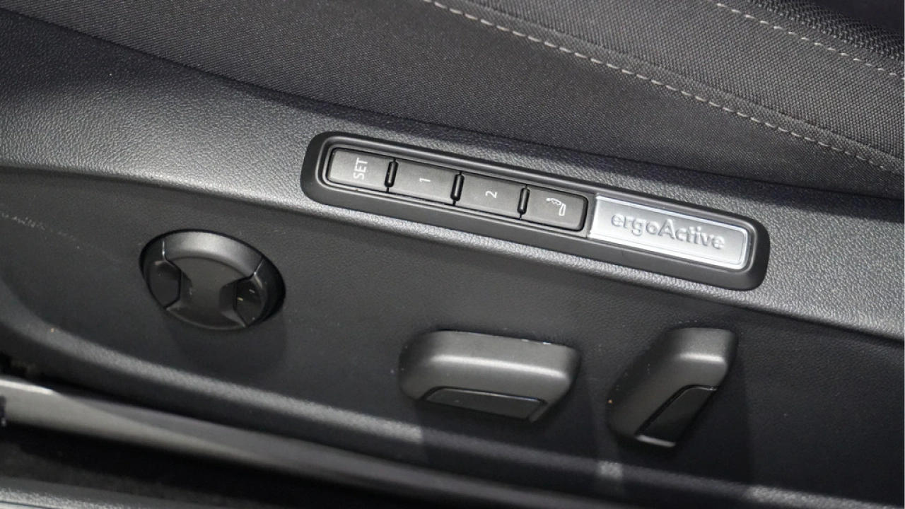 Volkswagen Golf 1.0 eTSI 110pk DSG Life Business