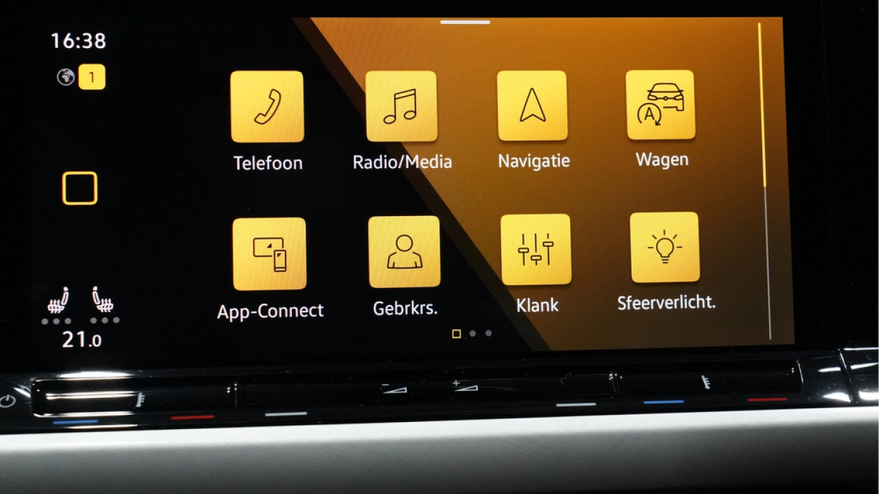 Volkswagen Golf 1.0 eTSI 110pk DSG Life Business