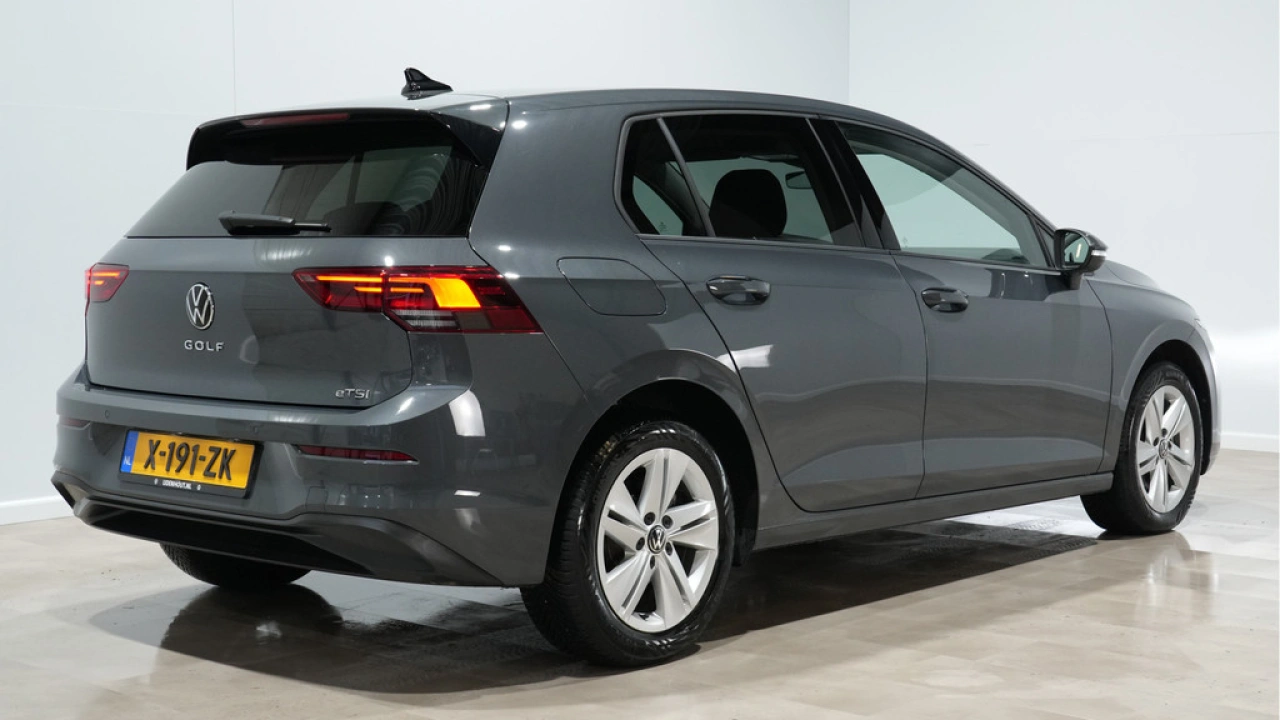 Volkswagen Golf 1.0 eTSI 110pk DSG Life Business