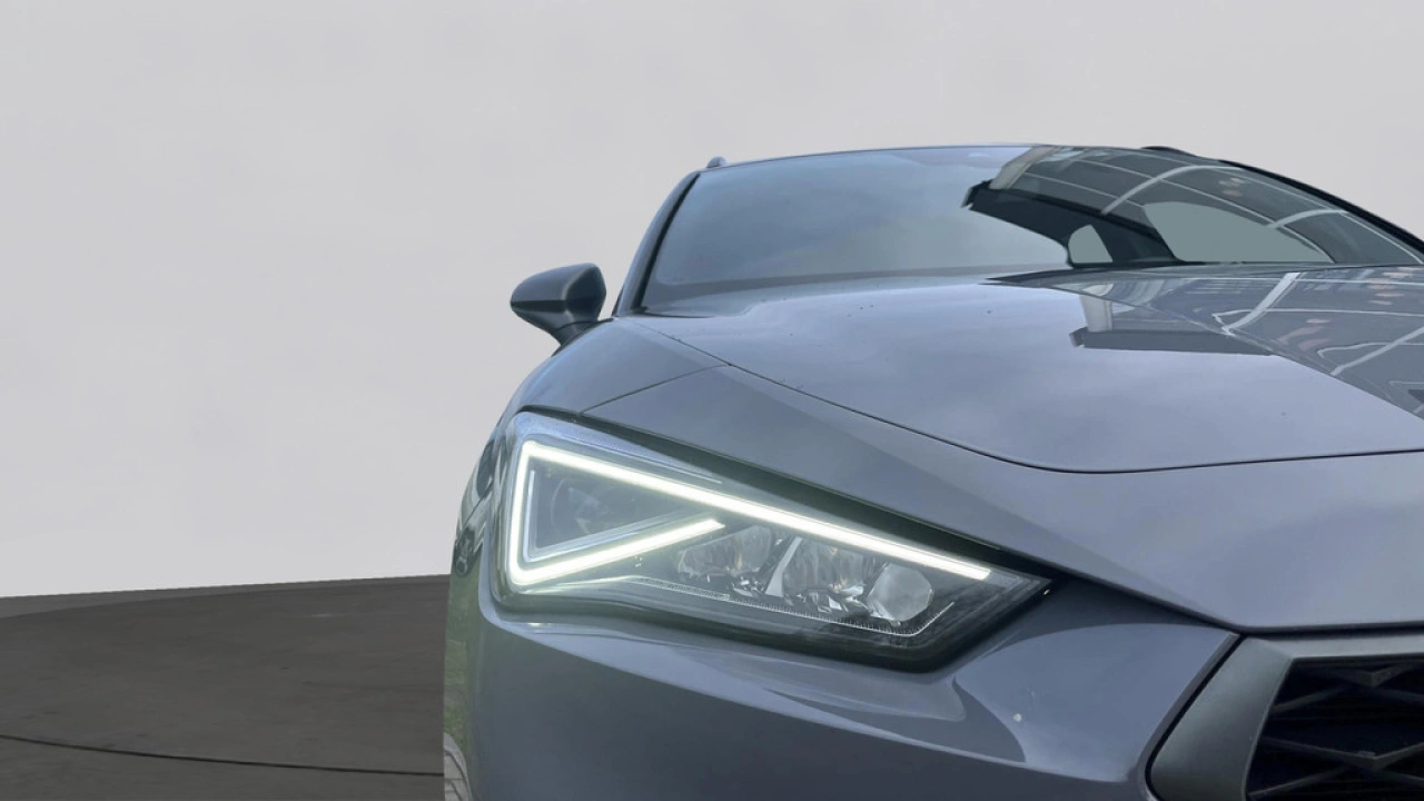 SEAT Leon Sportstourer 1.5 eTSI FR Business Intense