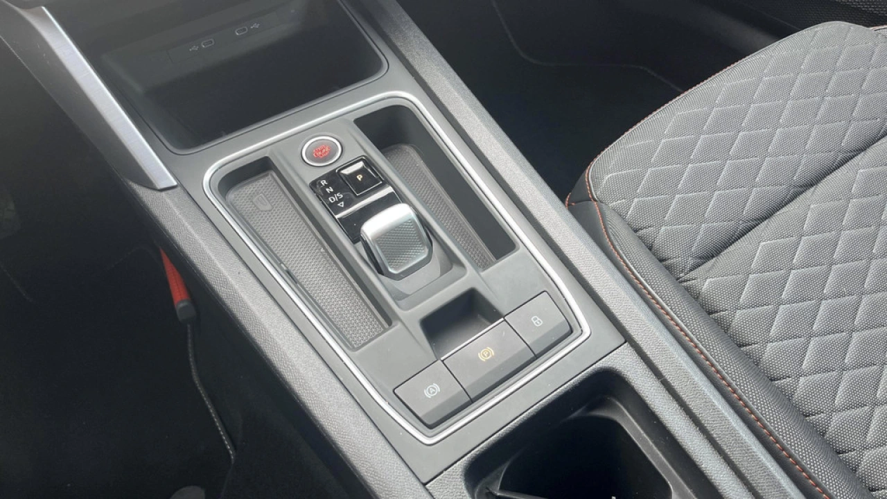 SEAT Leon Sportstourer 1.5 eTSI FR Business Intense