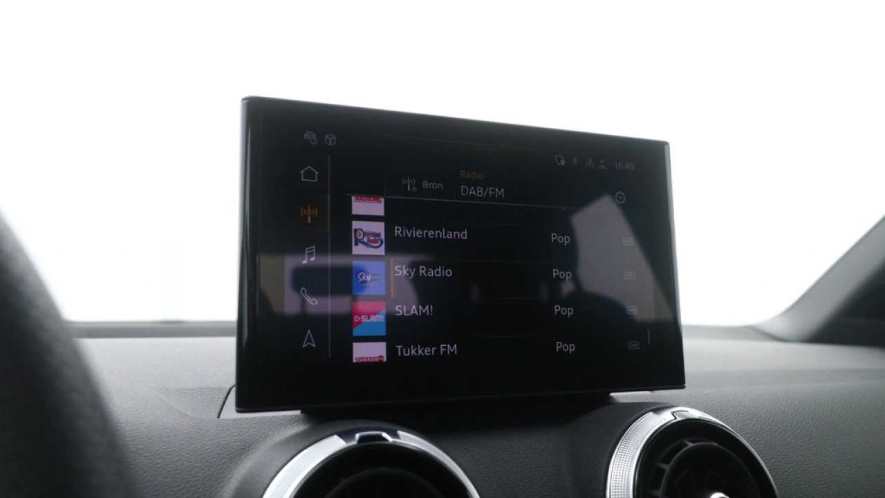 Audi Q2 35 TFSI S Edition | Panoramadak | Stoelverwarming | Carplay |