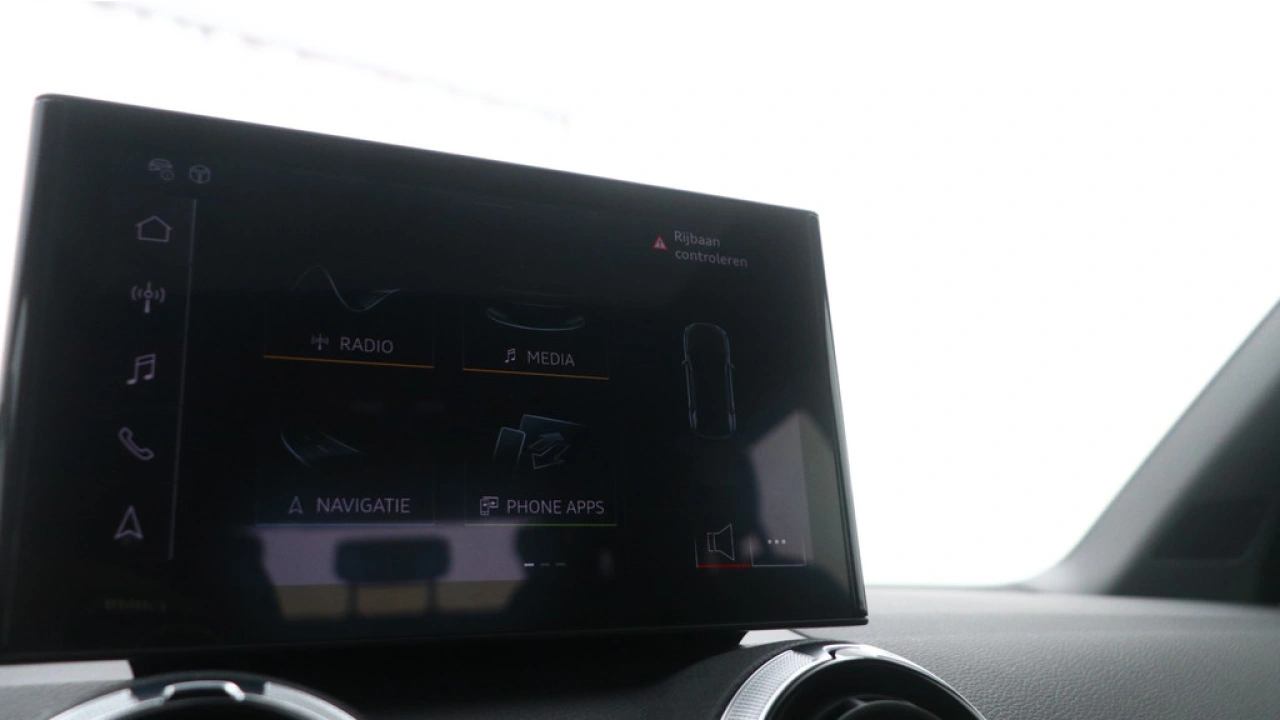 Audi Q2 35 TFSI S Edition | Panoramadak | Stoelverwarming | Carplay |