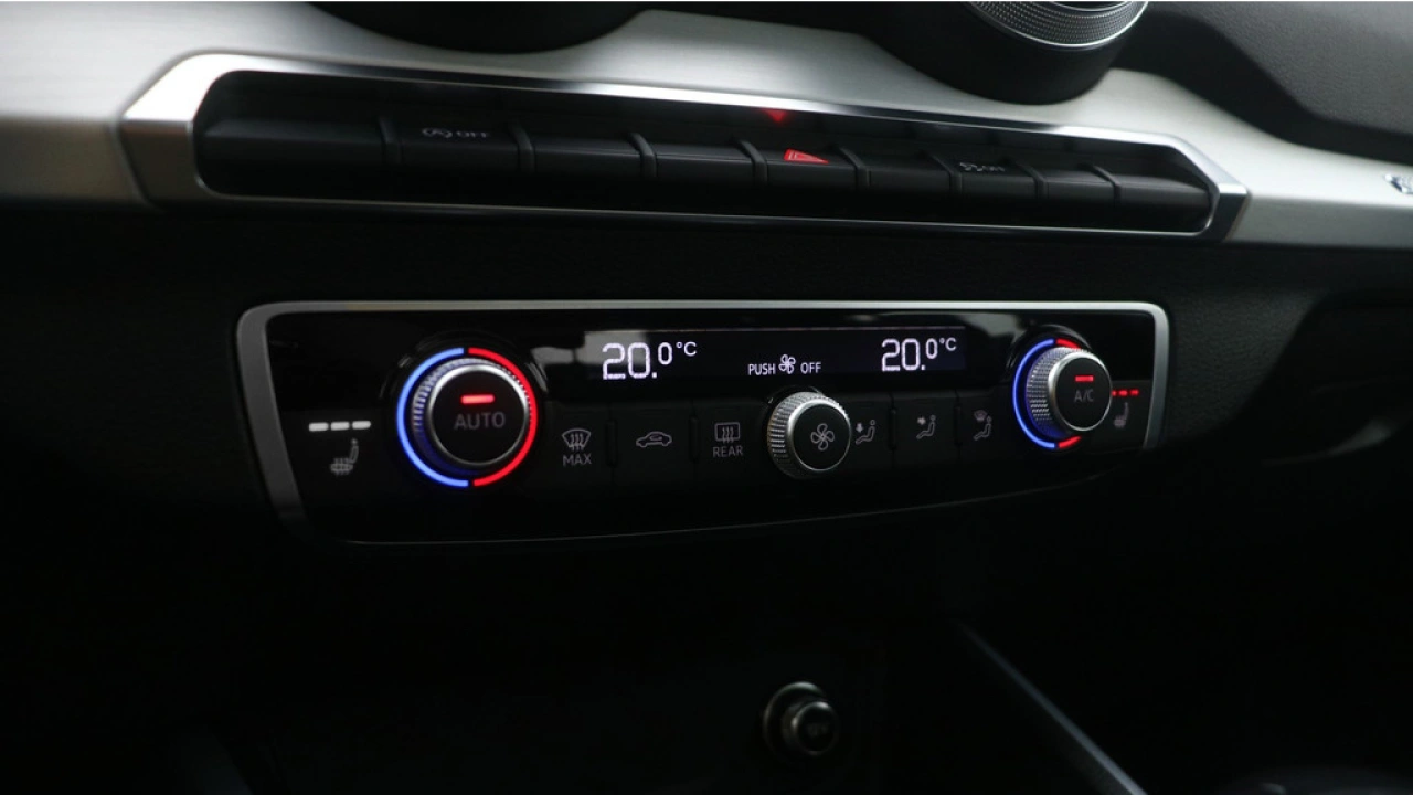 Audi Q2 35 TFSI S Edition | Panoramadak | Stoelverwarming | Carplay |